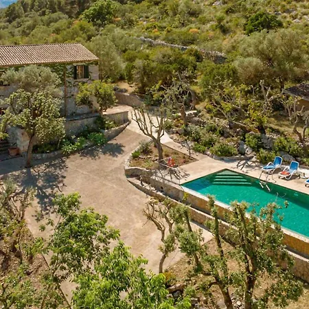 Awesome In With Private Swimming Pool, Be Inside Or Outside *
