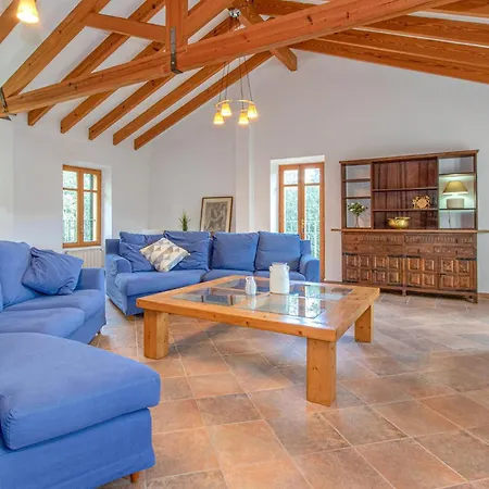 Awesome In With Private Swimming Pool, Be Inside Or Outside *