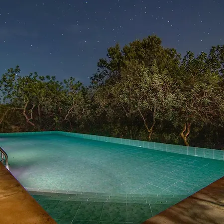 Awesome In With Private Swimming Pool, Be Inside Or Outside Holiday home *