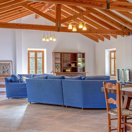 Awesome In With Private Swimming Pool, Be Inside Or Outside Holiday home *